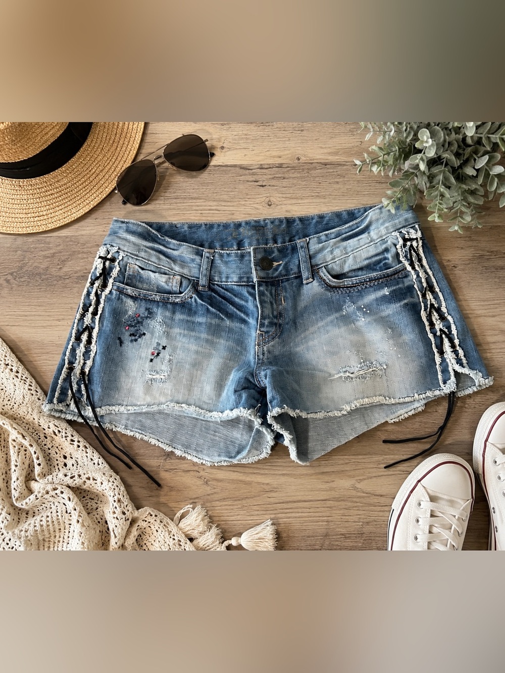 Express Jeans Lace-Up Distressed Denim Shorts Size 8 Boho Festival Fringe Cutoff